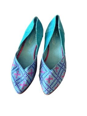 TOMS Jutti Flats Satin and Suede Aztec Pattern size 8